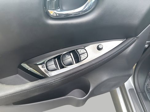 Used 2019 Nissan Leaf SV w/ SV Technology Package image 27