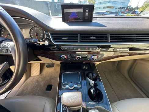Used 2019 Audi Q7 3.0T Premium image 17