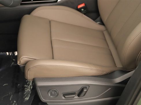 New 2025 Audi Q5 Prestige image 24