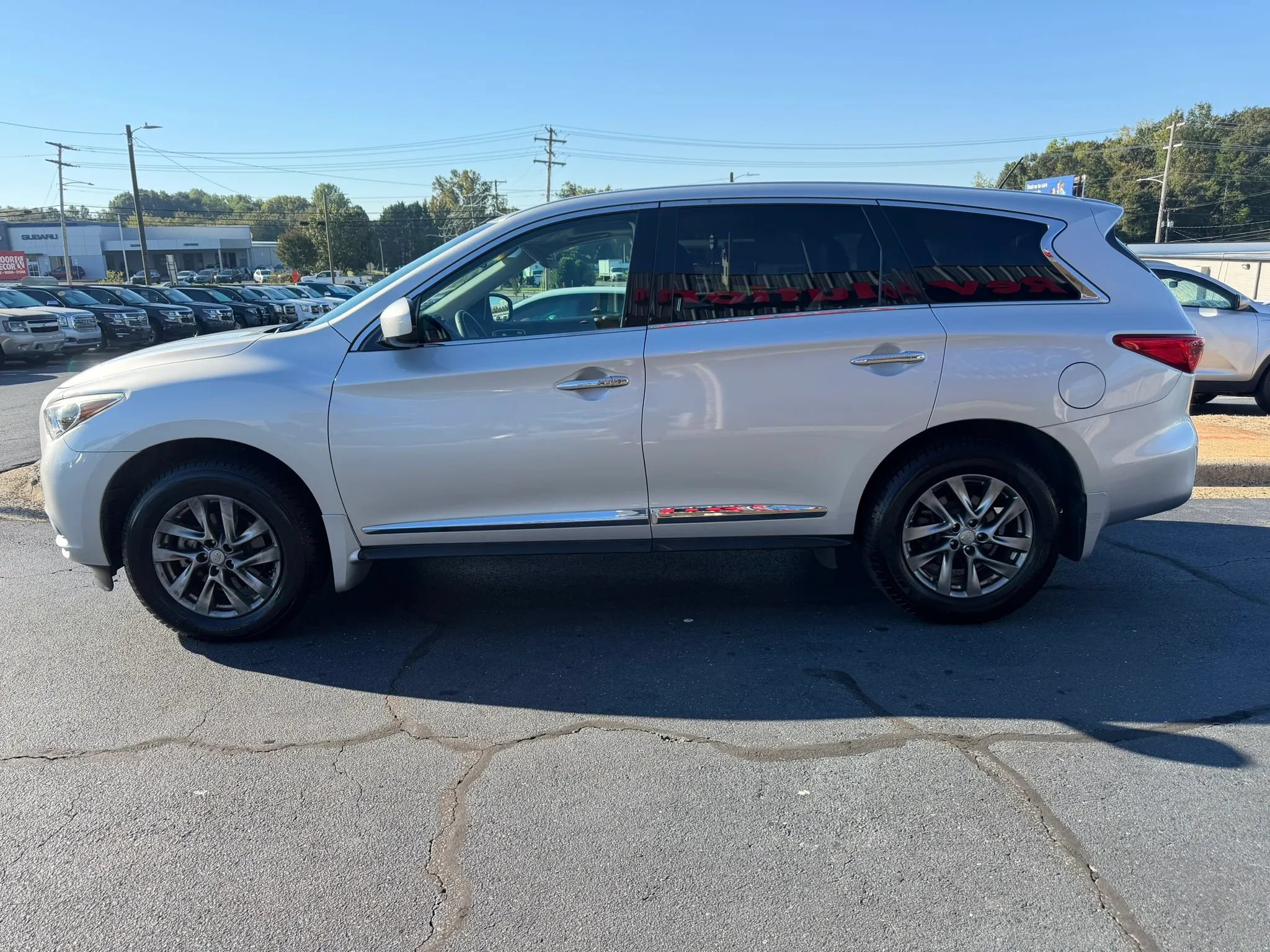 Used 2013 INFINITI JX35 FWD w/ Cargo Pkg image 4