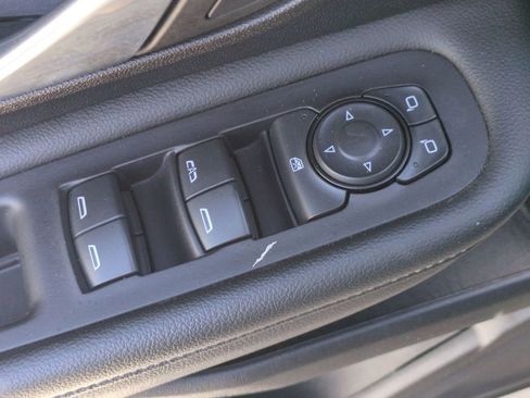 Used 2024 GMC Terrain SLE FWD image 14