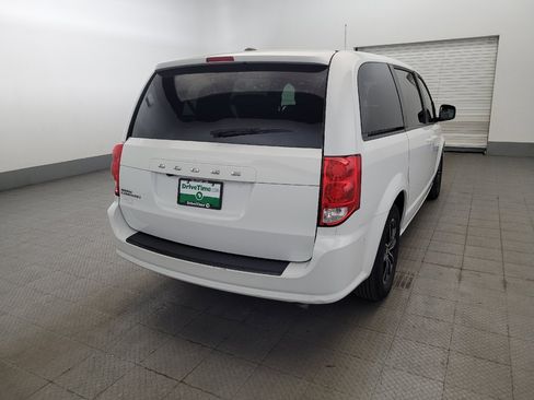 Used 2018 Dodge Grand Caravan SE FWD image 7