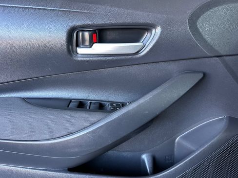 Used 2021 Toyota Corolla LE w/ Carpet Mat Package (TMS) FWD image 11