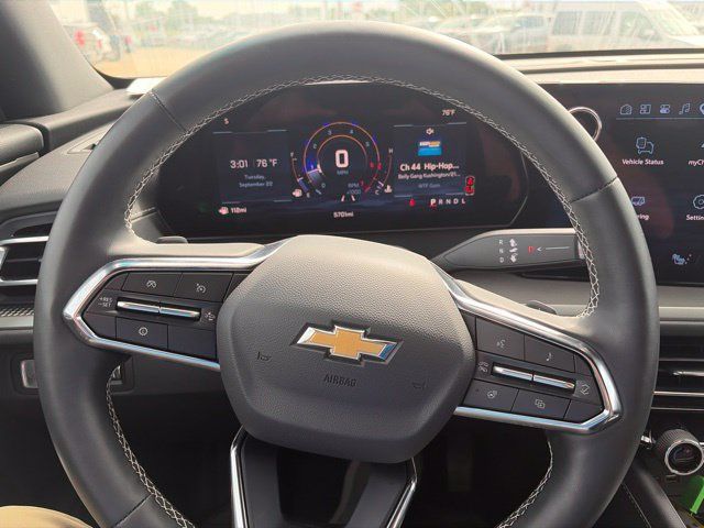 Used 2026 Chevrolet Traverse LT FWD image 7