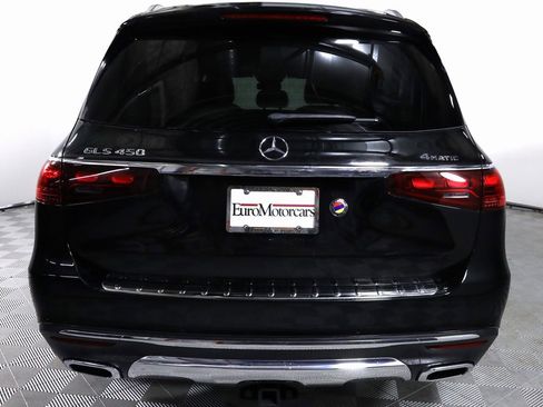Used 2025 Mercedes-Benz GLS 450 4MATIC image 5