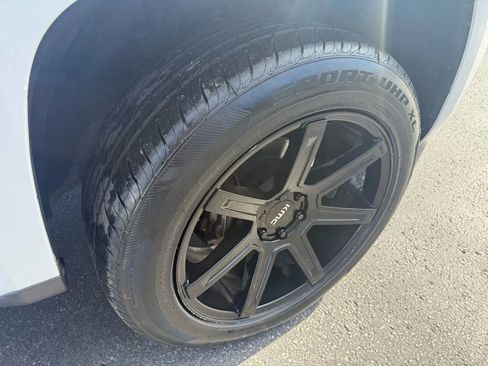 Used 2017 GMC Canyon Denali image 8