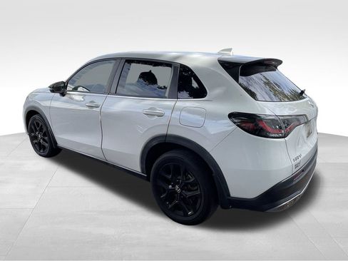 Used 2023 Honda HR-V Sport image 8