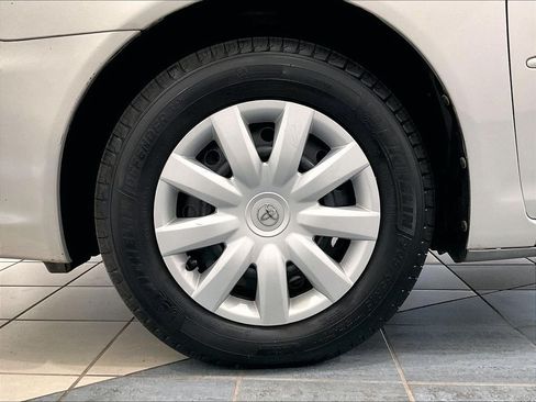 Used 2004 Toyota Camry LE FWD image 7