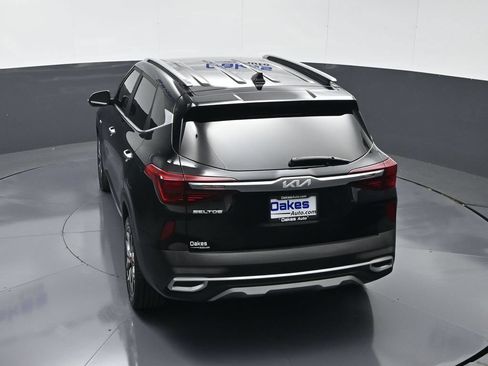 Certified 2022 Kia Seltos SX w/ Sunroof Package AWD/4WD image 54
