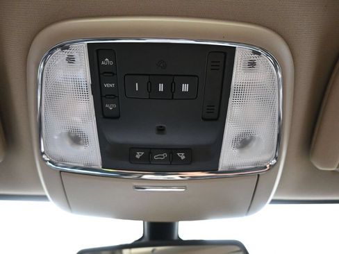 Used 2015 Jeep Grand Cherokee Limited w/ Trailer Tow Group IV AWD/4WD image 24
