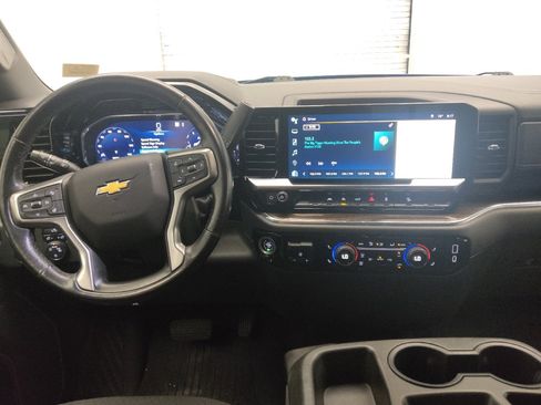 Used 2022 Chevrolet Silverado 1500 LT AWD/4WD image 22