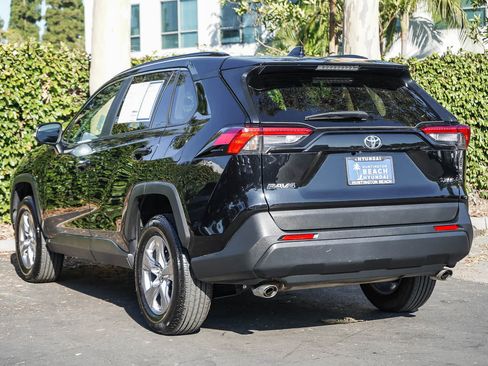 Used 2025 Toyota RAV4 XLE FWD image 4