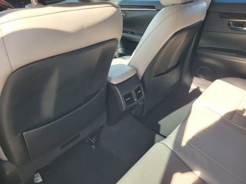 Used 2016 Lexus ES 350 w/ Luxury Package w/Wood Trim FWD image 14