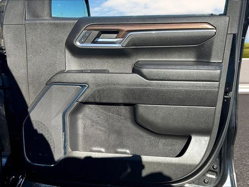 Used 2022 Chevrolet Silverado 1500 LT Trail Boss image 20