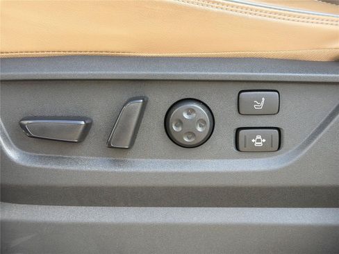 Used 2025 INFINITI QX80 Sensory AWD/4WD image 30