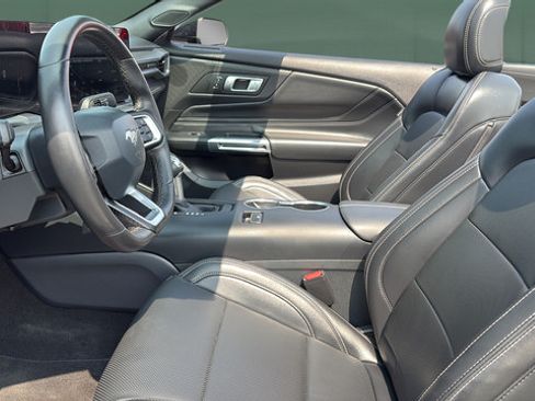 Used 2025 Ford Mustang Premium RWD image 17