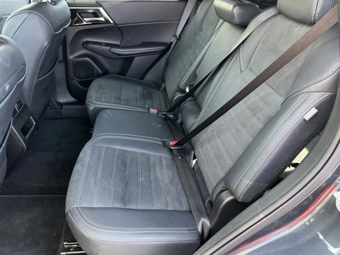 Used 2024 Mitsubishi Outlander SE image 22