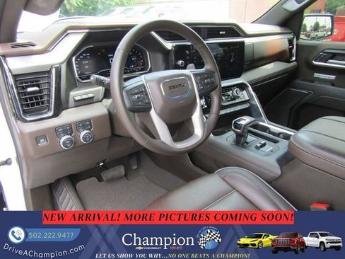 Used 2025 GMC Sierra 1500 Denali w/ Denali Reserve Package AWD/4WD image 17