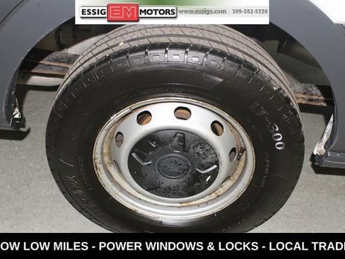 Used 2015 Ford Transit 150 130 Low Roof RWD image 4