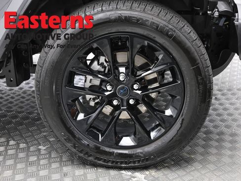 Used 2025 Jeep Wrangler Unlimited Sahara AWD/4WD image 31