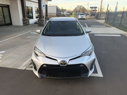 Used 2018 Toyota Corolla SE image 9