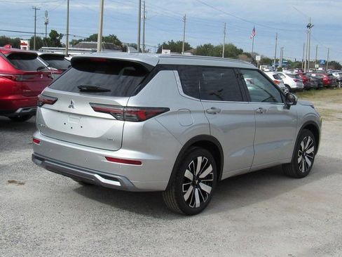 New 2026 Mitsubishi Outlander SEL FWD image 3