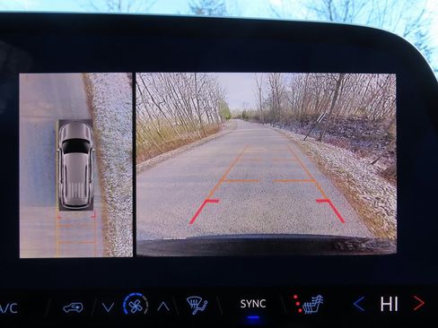 New 2026 Chevrolet Traverse LT w/ Driver Confidence Package image 11