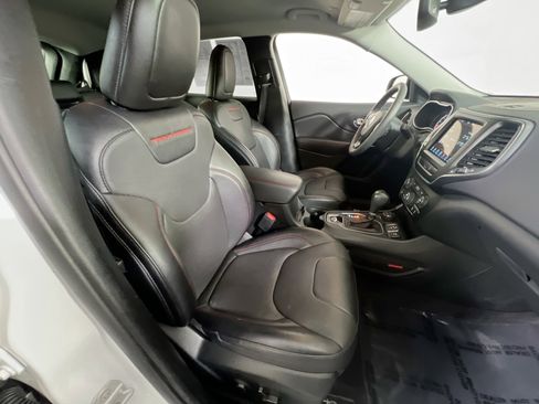 Used 2022 Jeep Cherokee Trailhawk w/ Premium Leather Package image 26