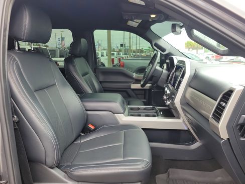 Certified 2022 Ford F250 Lariat w/ Tremor Off-Road Package image 30