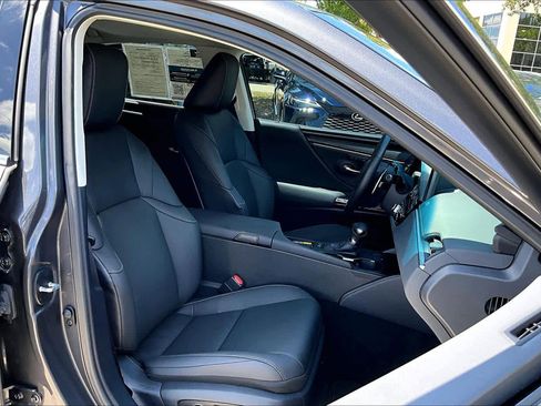 Used 2025 Lexus ES 300h w/ Premium Package FWD image 9