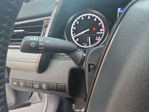 Used 2024 Toyota Camry SE image 25