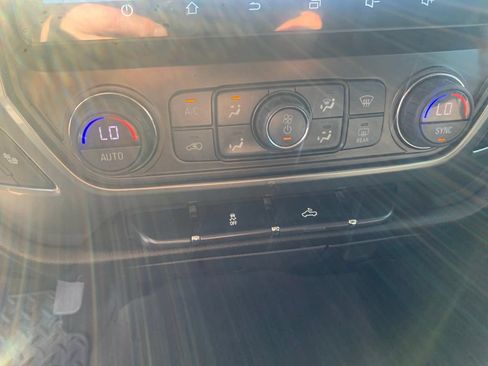 Used 2018 Chevrolet Silverado 1500 LT w/ All Star Edition AWD/4WD image 17