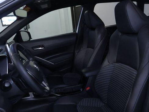 Used 2023 Toyota Corolla Cross XSE w/ Convenience Package image 15