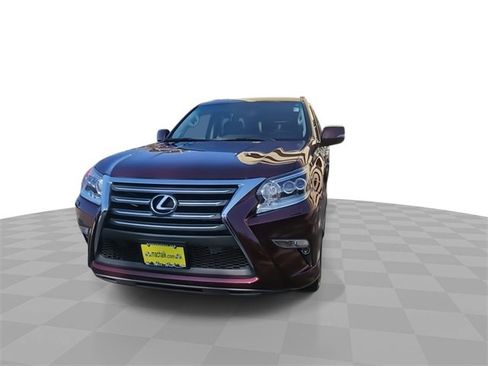 Used 2019 Lexus GX 460 image 3