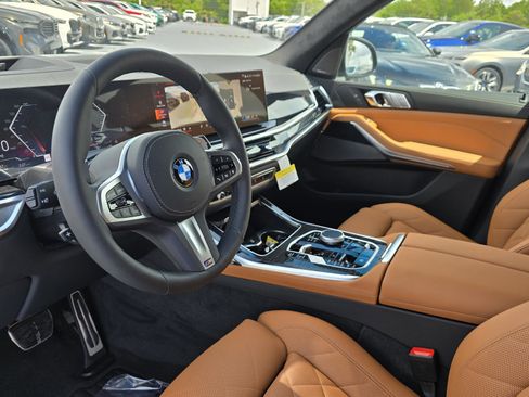 New 2026 BMW X7 xDrive40i w/ M Sport Package AWD/4WD image 16