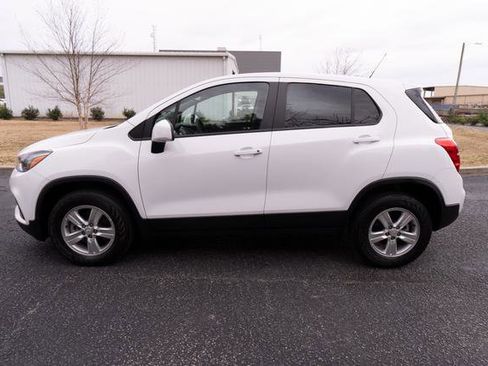Used 2022 Chevrolet Trax LS w/ Tint and Cruise Package image 6