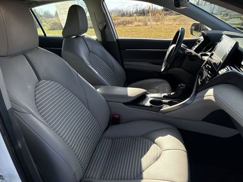 Used 2023 Toyota Camry SE image 43