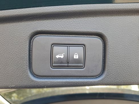 Used 2022 Nissan Pathfinder SL w/ SL Premium Package image 10