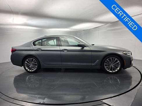 Certified 2023 BMW 530i w/ Premium Package RWD image 3