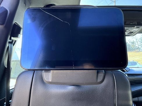 Used 2021 GMC Yukon Denali w/ Denali Ultimate Package image 19