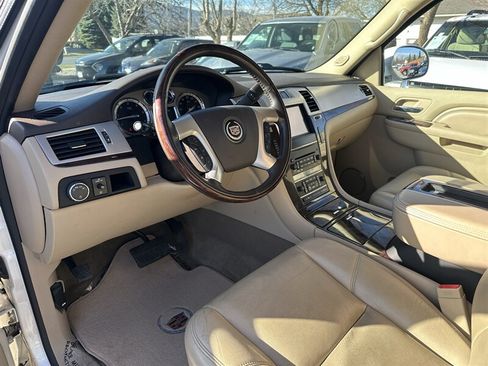 Used 2014 Cadillac Escalade ESV Premium AWD/4WD image 34