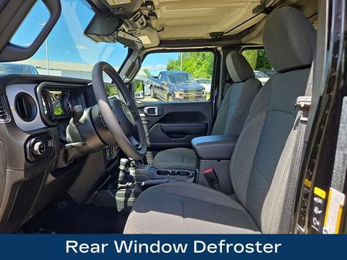 Used 2025 Jeep Gladiator Sport AWD/4WD image 2