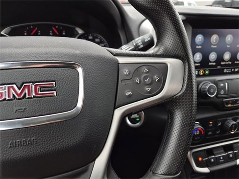 Used 2024 GMC Terrain SLE w/ Driver Convenience Package image 29