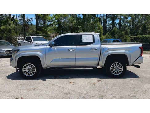 Used 2024 Toyota Tacoma Limited AWD/4WD image 6