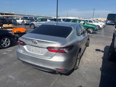 Used 2024 Toyota Camry LE FWD image 5