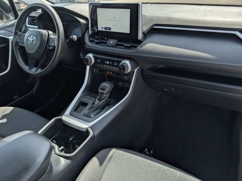 Used 2025 Toyota RAV4 XLE FWD image 30