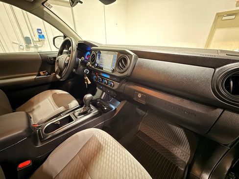 Used 2023 Toyota Tacoma SR AWD/4WD image 28