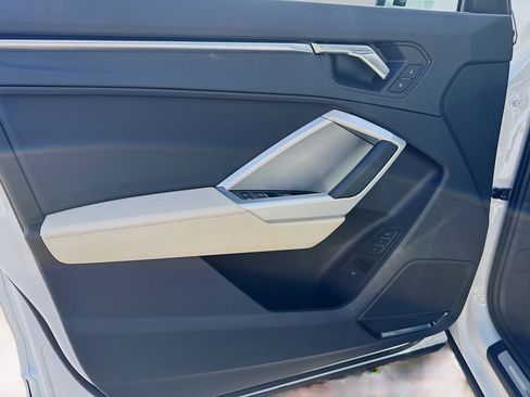 Used 2025 Audi Q3 2.0T Premium Plus w/ Premium Plus Package image 21