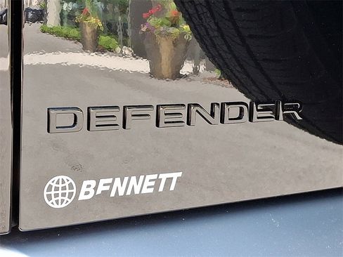 New 2025 Land Rover Defender 110 S image 24