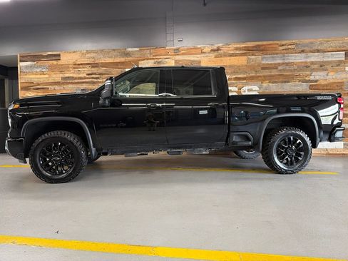 Used 2025 Chevrolet Silverado 3500 LTZ w/ LTZ Plus Package AWD/4WD image 18